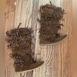 OFFERS WELCOME! Minnetonka FRINGE BOOTS suede women’s size 7.5. - 9 imho boho
